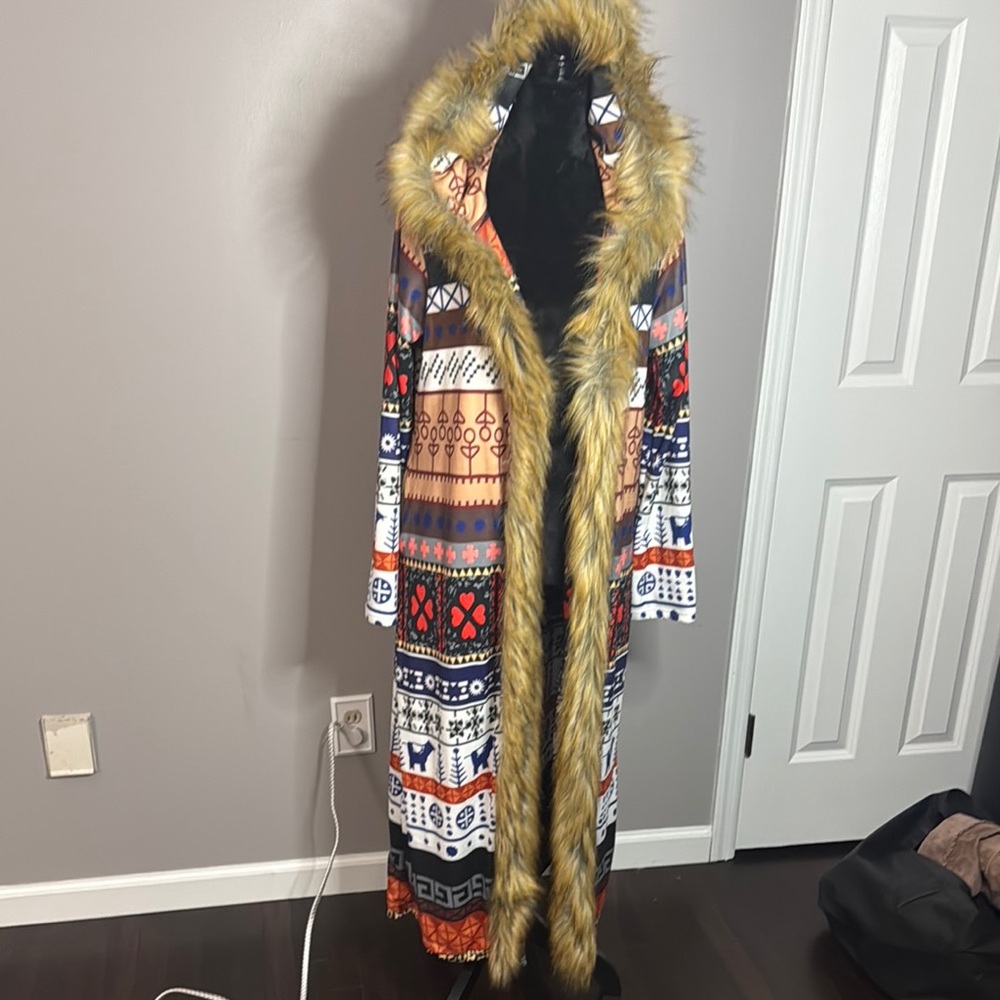 Blue and White Geometric Cape with Fur Trim